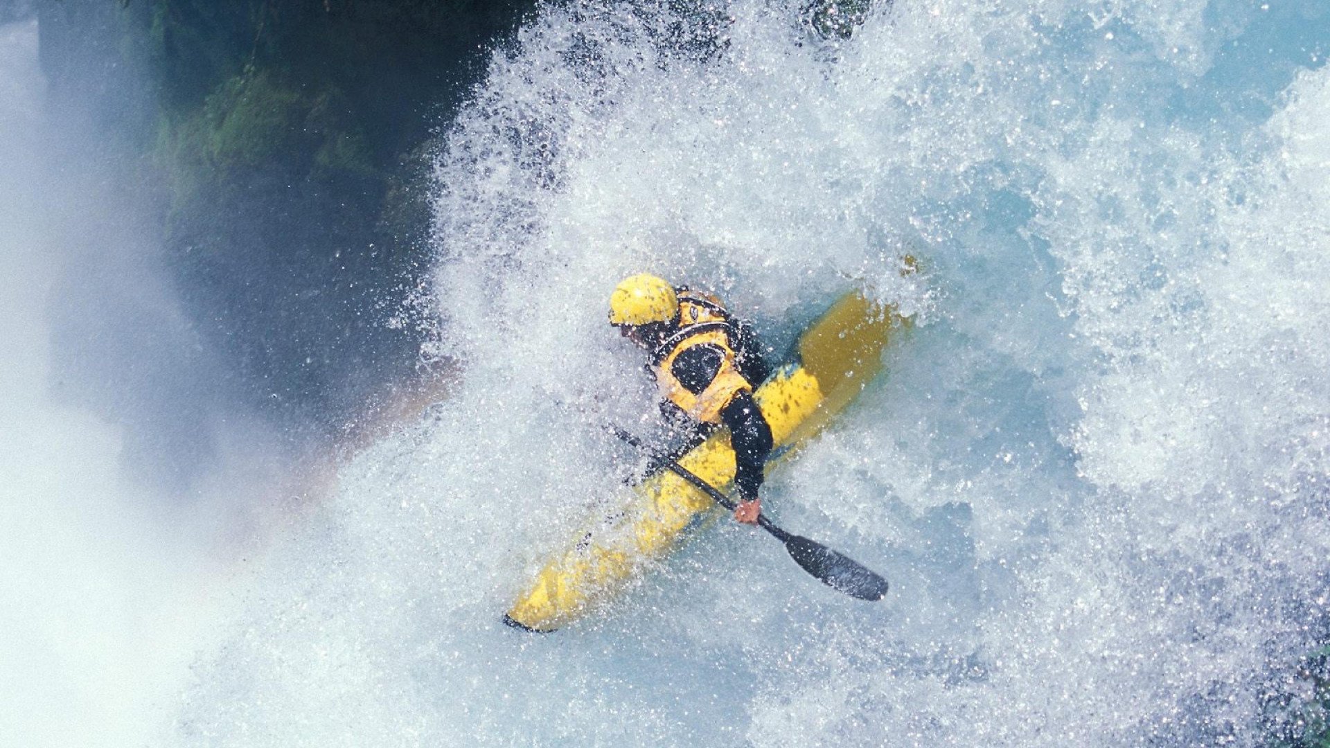 《线上线下融合:新型电竞赛事模式探索》,线上线下比赛